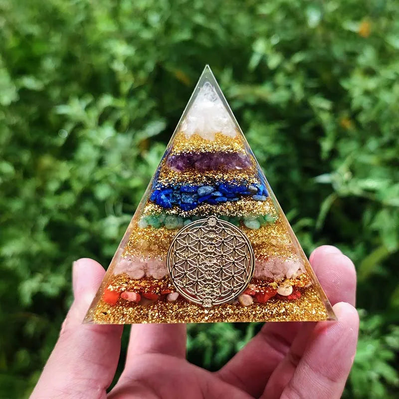 Chakra Orgonite Pyramide